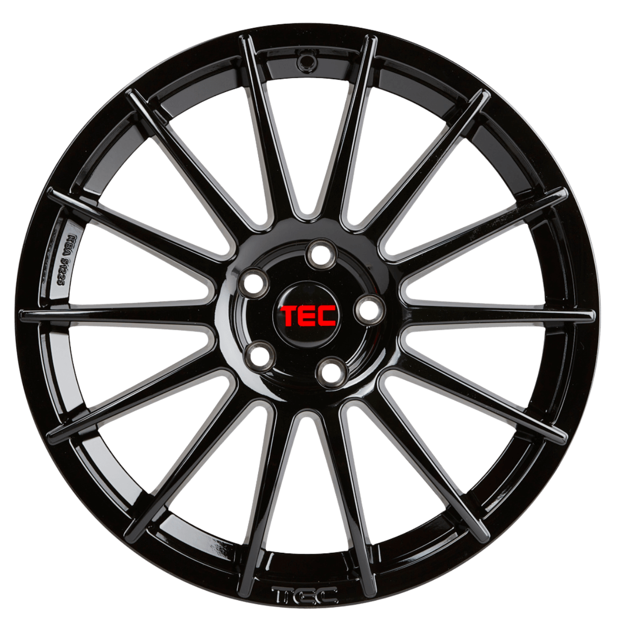 Schwarze Alufelge mit mehreren Speichen und rotem TEC-Logo in der Mitte vor weißem Hintergrund
