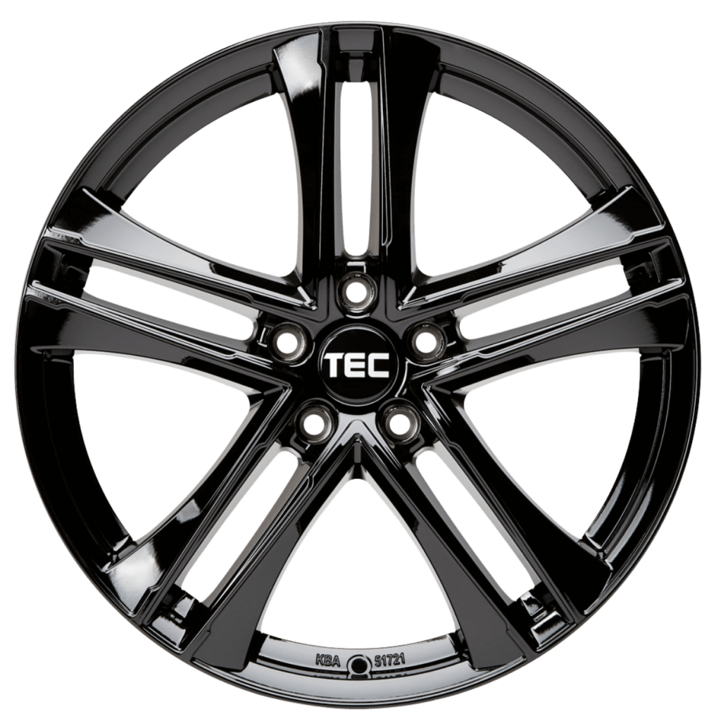 Glänzende schwarze Alufelge mit fünf geteilten Speichen und TEC-Logo in der Mitte vor weißem Hintergrund frontal aufgenommen