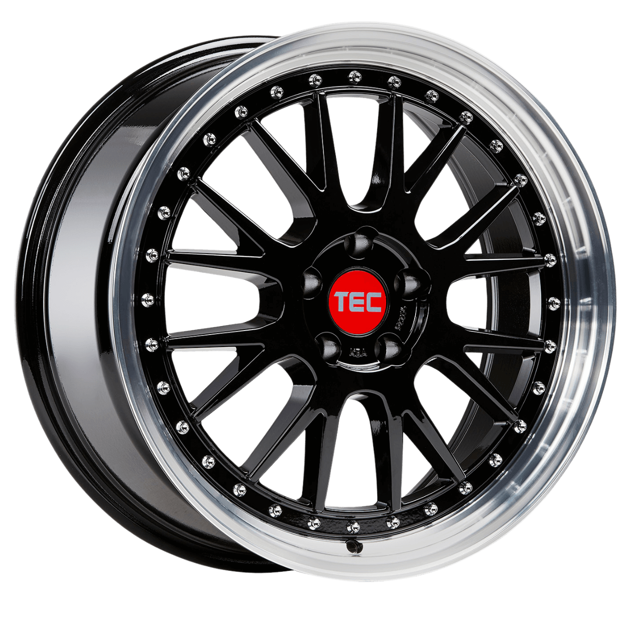 Schwarze und silberne Alufelge mit mehreren Speichen und rotem TEC-Logo in der Mitte vor weißem Hintergrund