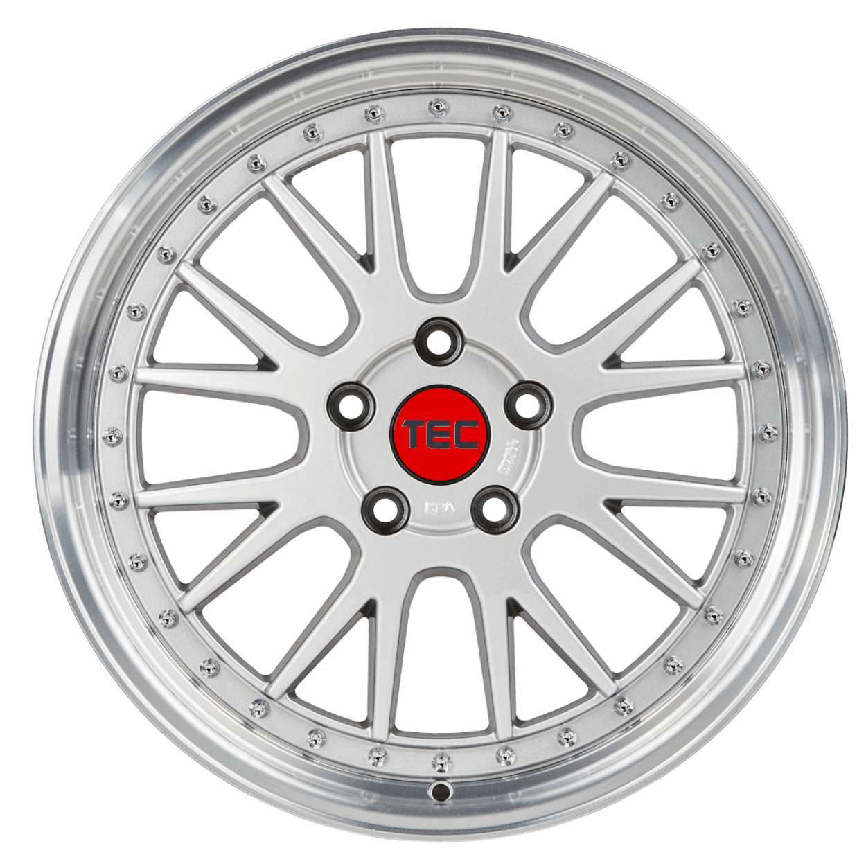 Silberne Alufelge mit Mehrspeichen-Design und roter Nabenkappe, auf der die weißen Buchstaben TEC stehen