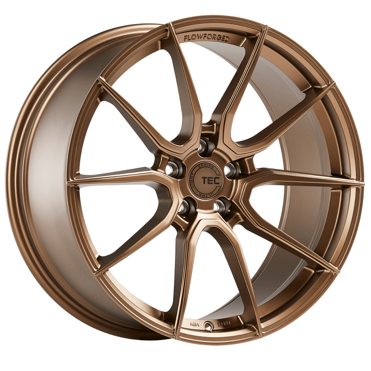 Ein bronzefarbenes GT Race Felgenrad mit mehreren Speichen, FLOWFORGED- und TEC-Branding, vor weißem Hintergrund